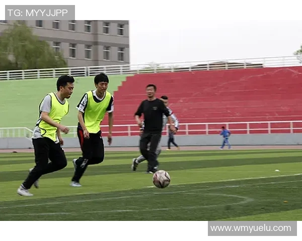 足球明星五人制对抗赛精彩纷呈球技与团队默契的完美碰撞 足球明星五人制对抗赛精彩纷呈球技与团队默契的完美碰撞