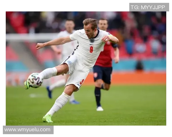 足球明星激情庆祝动作舞蹈展现赛场魅力与团队精神的完美结合 足球明星激情庆祝动作舞蹈展现赛场魅力与团队精神的完美结合